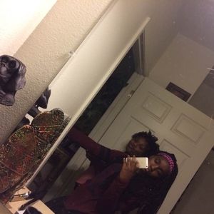 Meet your Posher, Mia